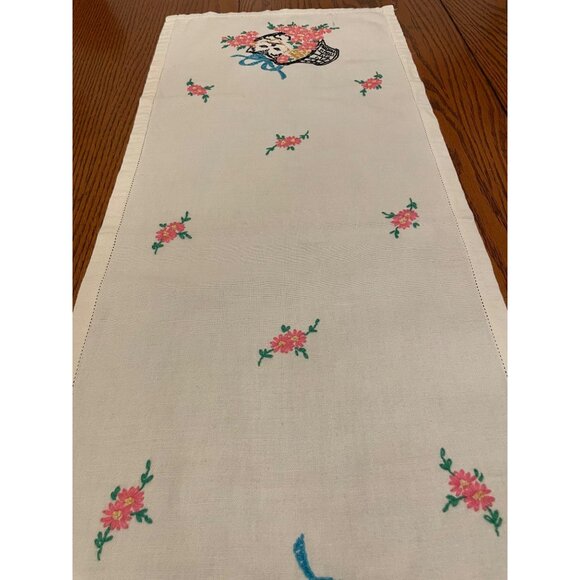 Vintage Embroidered Table Runner With Cat &Pink Floral Basket Design 13.5" x 35" - Picture 8 of 16